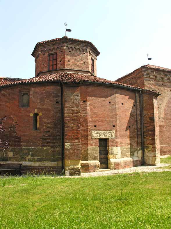 Asti - S Pietro - Baptistry
